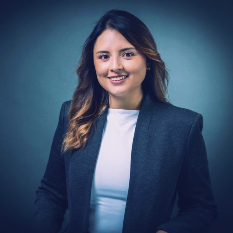 Voces - Shirley Redroban